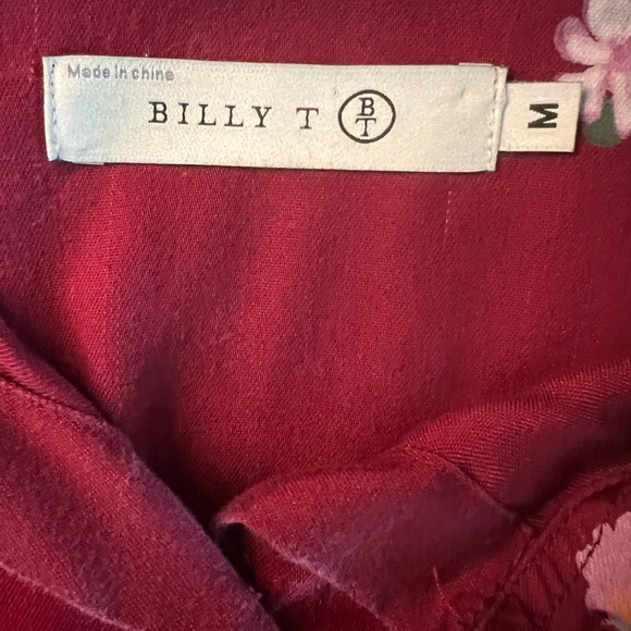 Billy T Women’s Maroon Floral Button Down Shirt Size Medium - Picture 7 of 9